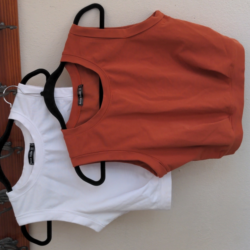 Arrive Guide Muscle Crop Tank Bundle